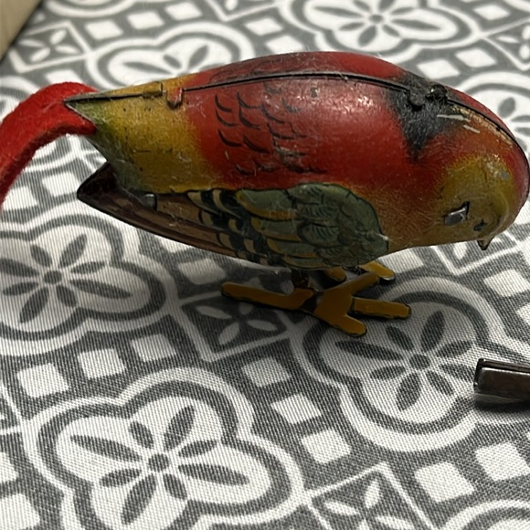 Antique (1930’s) DRGM German Tin Clockwork Bird with key still works!!! - Picture 5 of 9